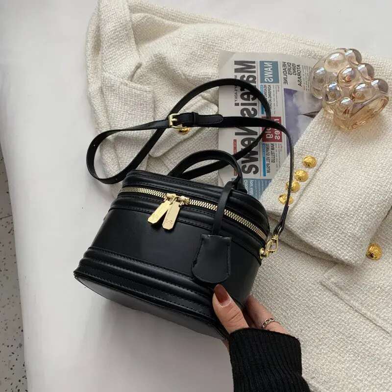 Designer Shoulder Bag Free Shipping New Single Fashion Womens Handheld Bucket Versatile Crossbody Free shipping