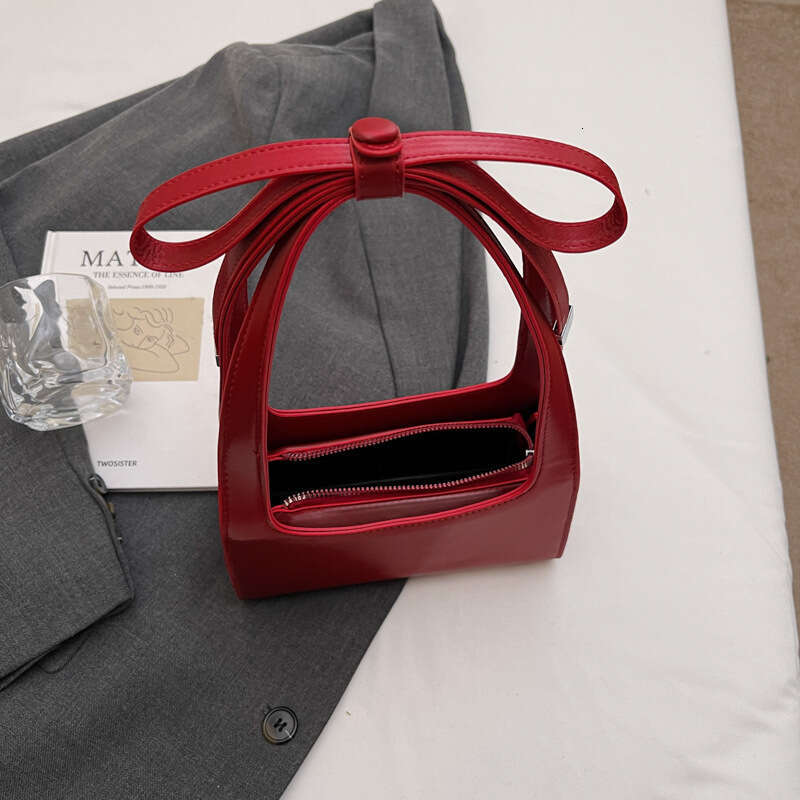 New Single Shoulder French Design Sweet Butterfly Handbag Fashion Simple Commuter Versatile Bag for Women Niche