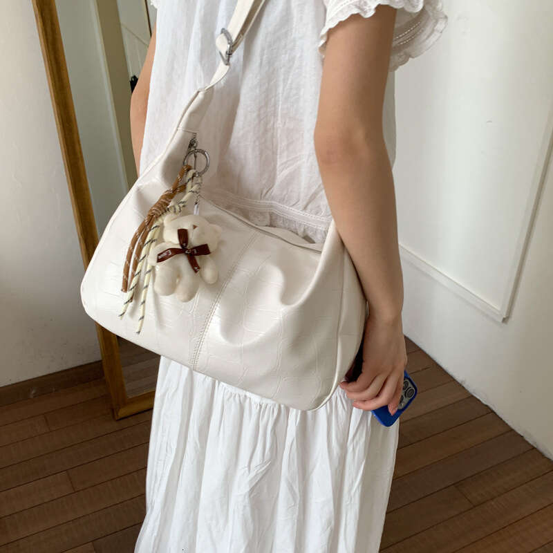 Large Capacity for Women 2025 New Summer Versatile Casual Crossbody Ins Korean Style Soft Leather Commuter Dumpling Bag