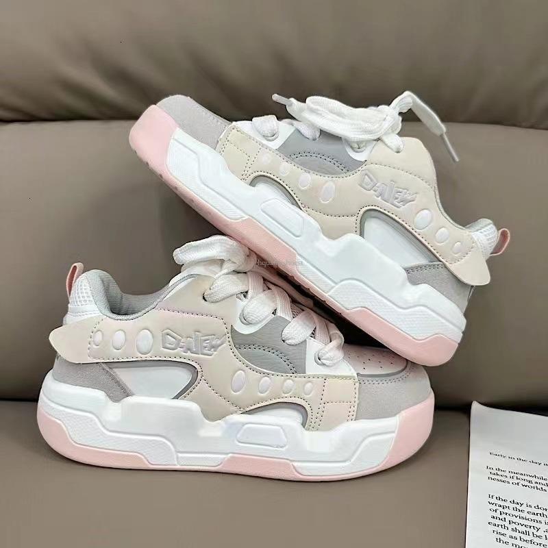 2025 Men s New Thick Soled Height Increasing Trend Fashion Designer Men s Bread Shoes Original Outdoor Casual Board Shoes Sports Shoes Couple s Joggin