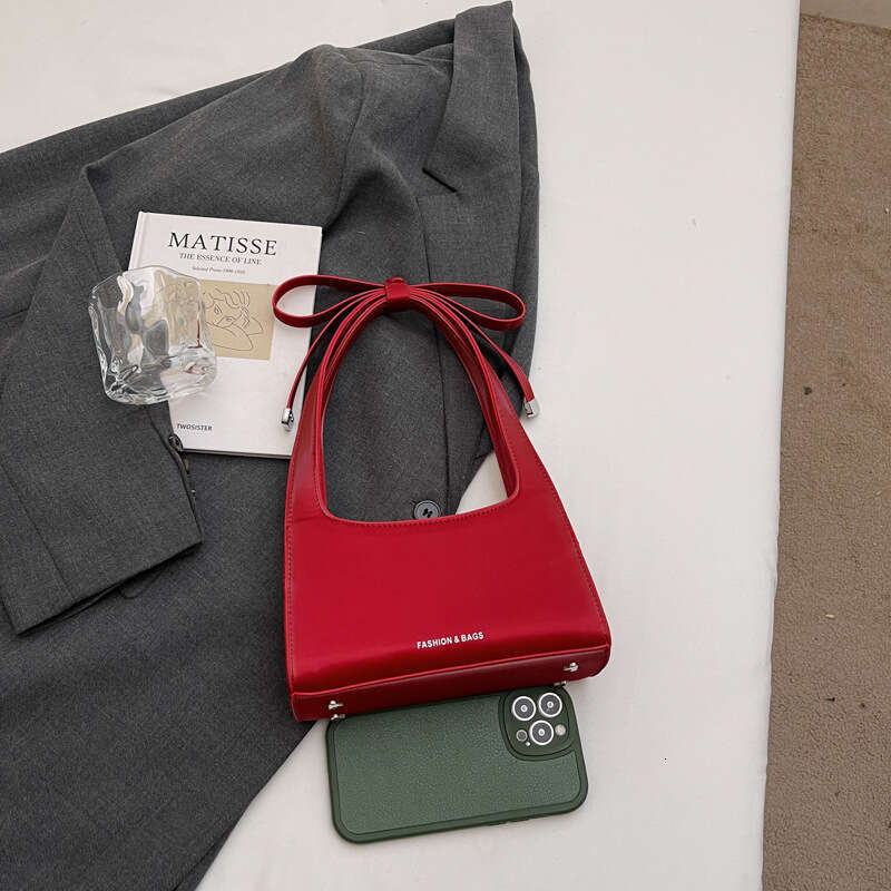 New Single Shoulder French Design Sweet Butterfly Handbag Fashion Simple Commuter Versatile Bag for Women Niche