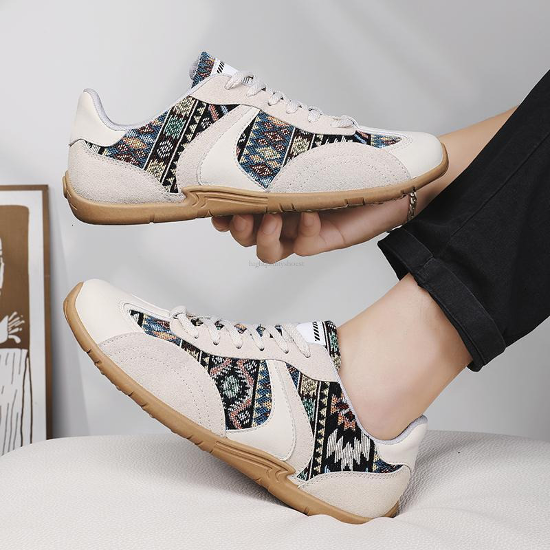 2025 New Men s Sports Shoes Breathable Fabric Lightweight Soft Soled Board Shoes Fashionable Designer Summer Casual Forrest Gump Shoes Training Joggin