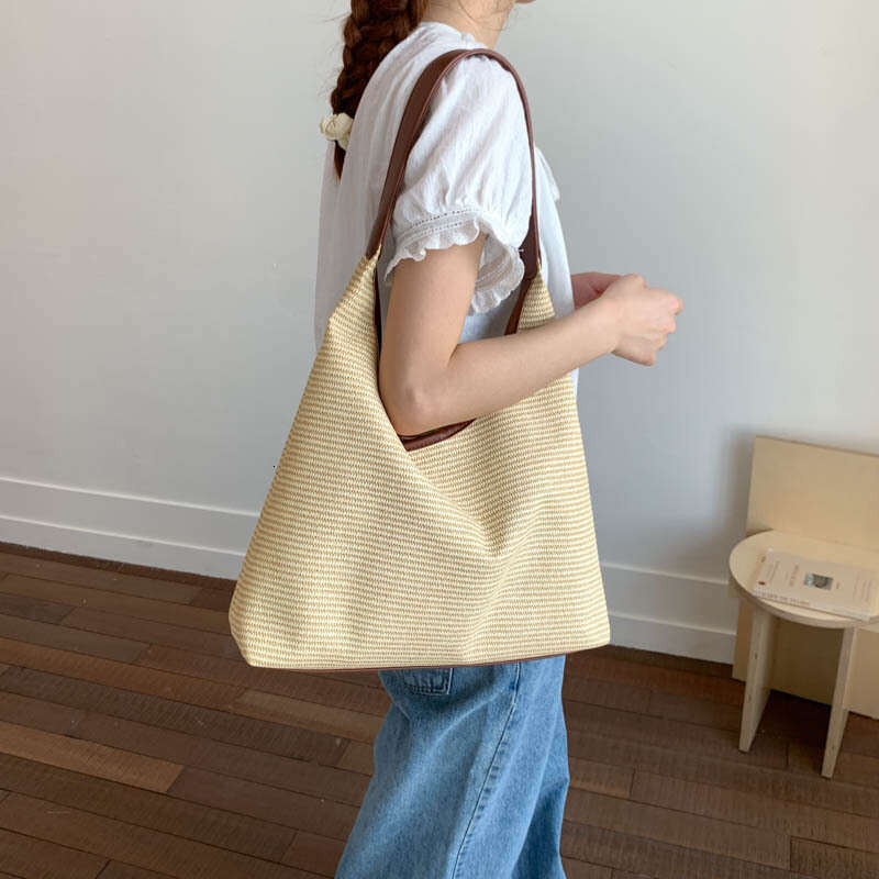 Women's New Bucket Fashion Handbag Large Capacity Tote High-end Bag Commuter