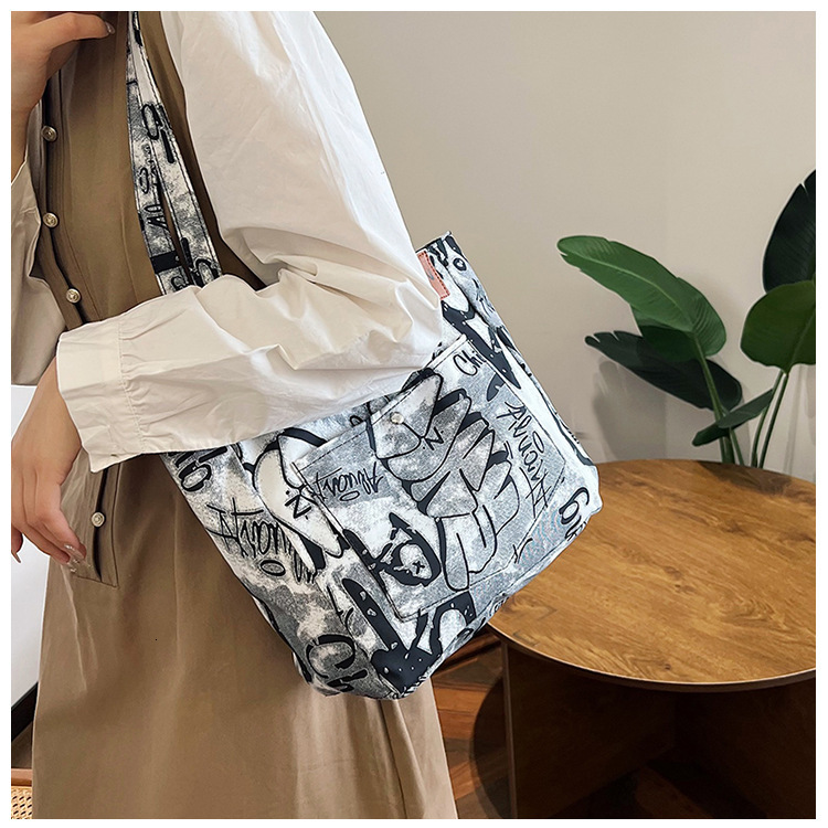 Free Shipping 2025 New Designer Bag Fashion Letter Mommy Handbag Large Capacity Shopping Fashion High Quality Shopping Bag