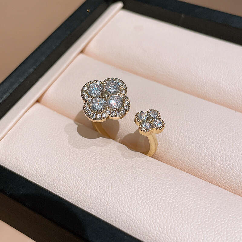 Luxury jewelry designer ring with genuine gold electroplating super flash setting zirconia diamond shaped opening ring high quality index finger 4 lea