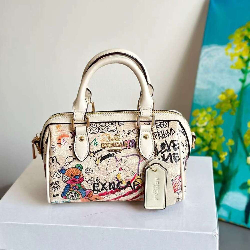 2025 New Women's Printed Graffiti Handbag Boston Fashion Single Shoulder Crossbody Small Bag