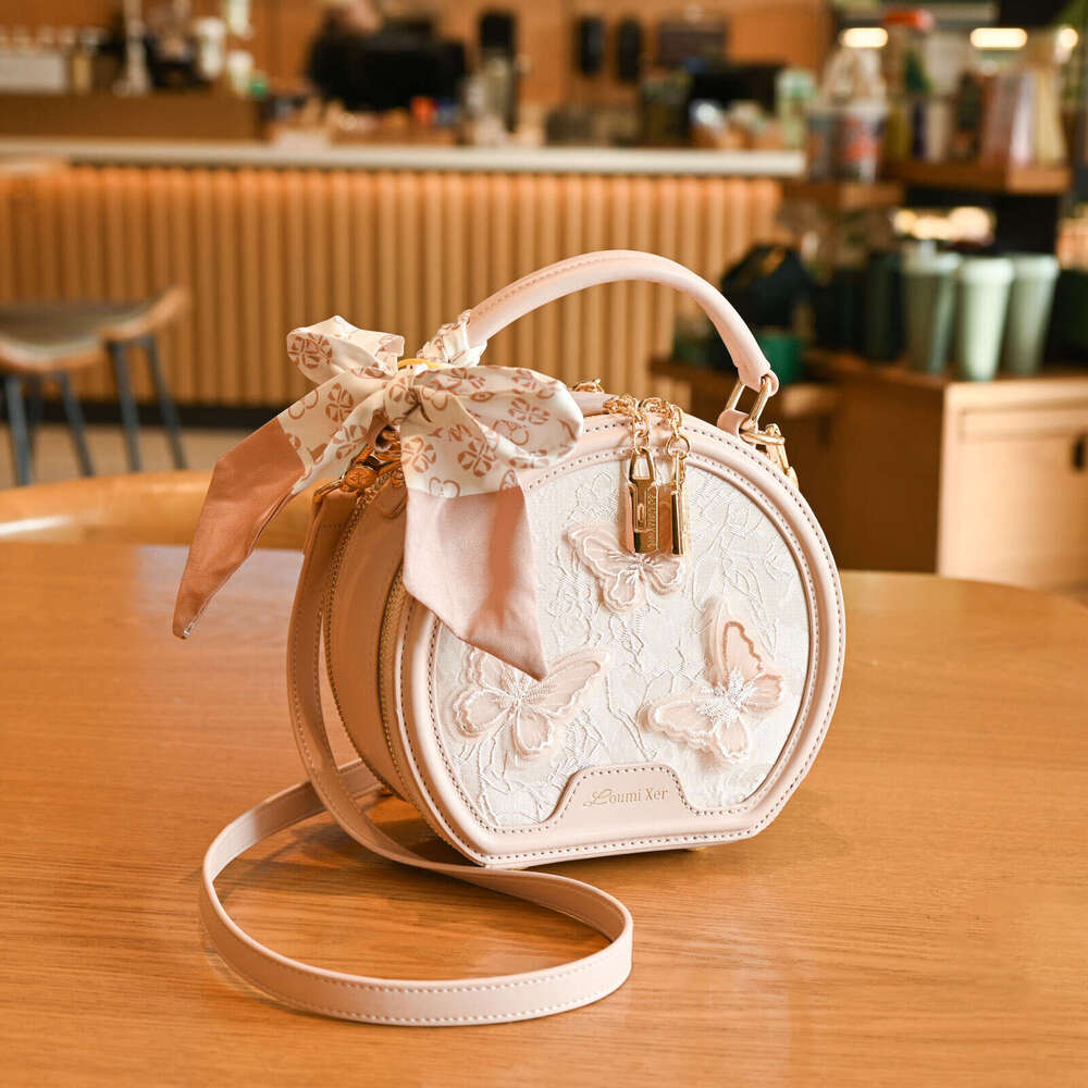 Style Lace National Embroidered Butterfly Handbag Round Cake 2025 New Versatile Fashion Single Shoulder Crossbody Bag
