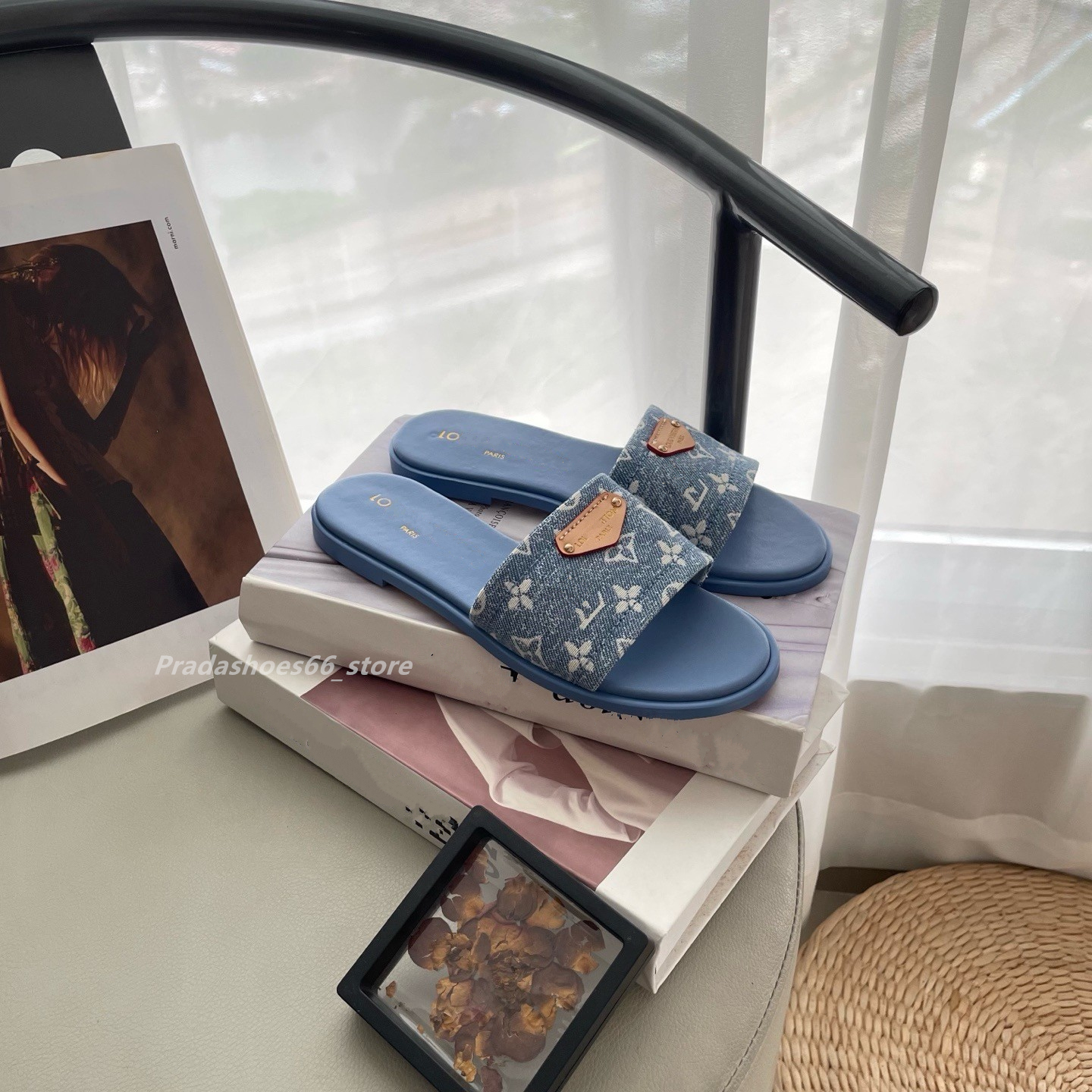 2025 Luxury Designer Summer Sandals Classic Fashion Women Slippers Beach Embroidery Denim blue Flats Slide LILY Sandals Flaps Miller Shoes POOL Louiss