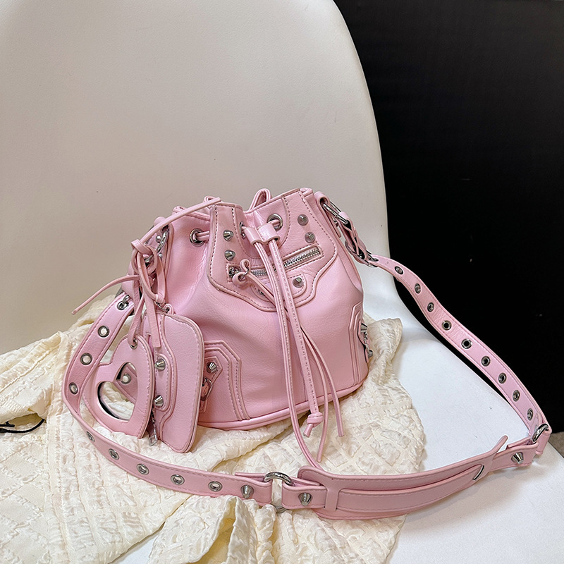 High quality brand new free designer bag cross-border European and American punk style bucket bag fashionable and trendy drawstring shoulder new free 
