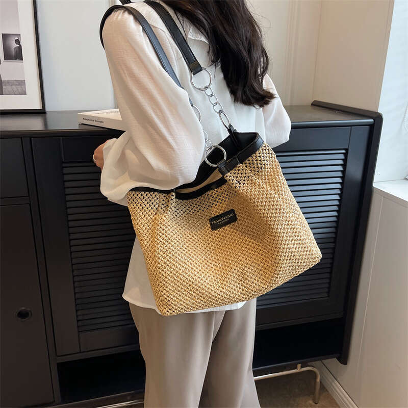 Straw Women, Large Capacity 2024 New Style, Textured Woven Shoulder Bag, Trendy This Year, Suitable for Class and Commute, Tote Bag