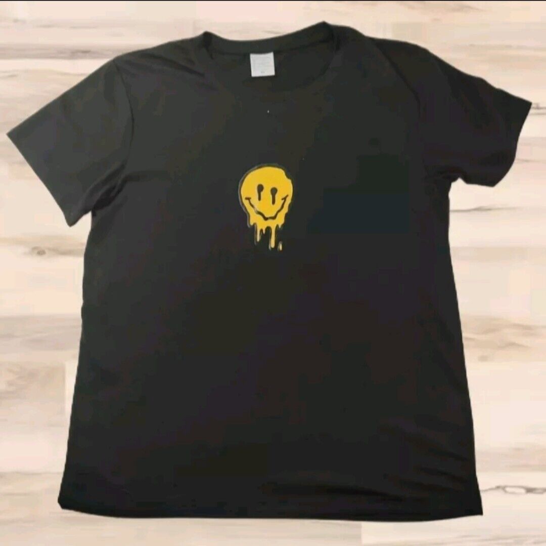 Melt, Smiley Black Short Sleeve Stretch Pullover T-Shirt Women's Medium