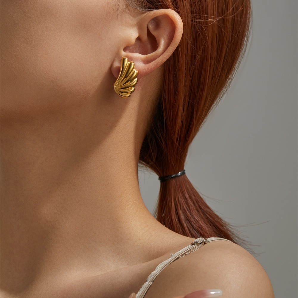 Fashion Light Style Simple Angel Wings Earrings for Women High-end Niche Titanium Steel Non-fading Ear Jewelry