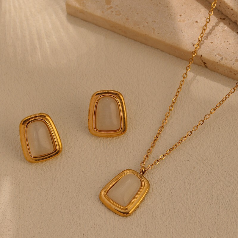 French Style Light Simple Fashionable Elegant Gold Cat's Eye Stone Necklace Earrings for Women Titanium Steel High-end Versatile Jewelry