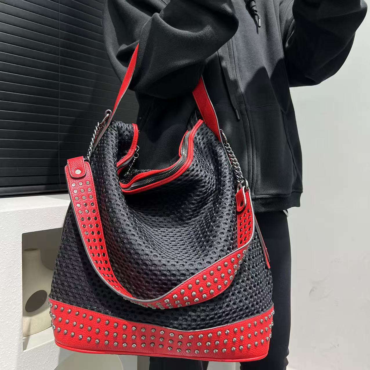 Free Shippingwomen's Fashion Y2K Studded Patchwork Fashion Shoulder Luxury Bag Designer Large Capacity Retro Mesh Handbag