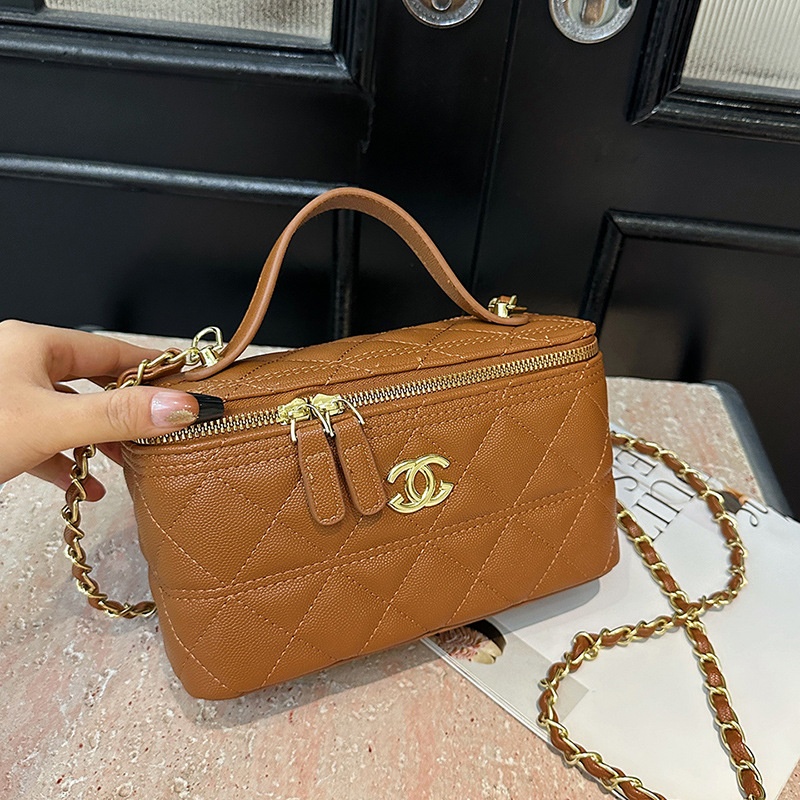 2025 Free Shipping Designer Luxury Women's New Handheld Makeup Box Bag Single Shoulder Cross Shoulder Diamond Grid Chain Handheld Bag white