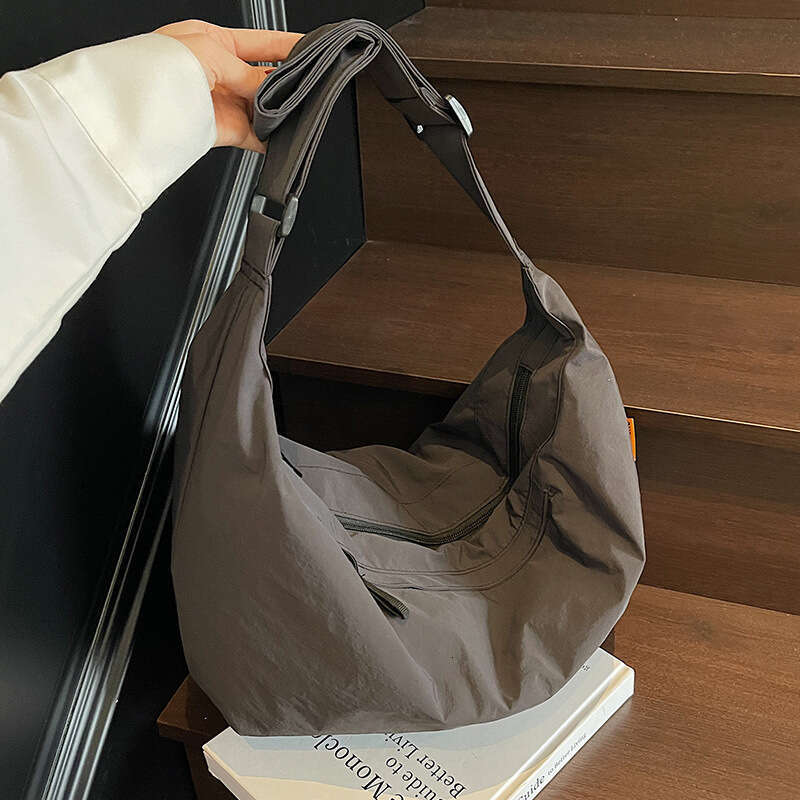 Casual for Women 2025 New Fashion Cloth Korean Style Lightweight Shoulder Large Capacity Tote Dumpling Bag