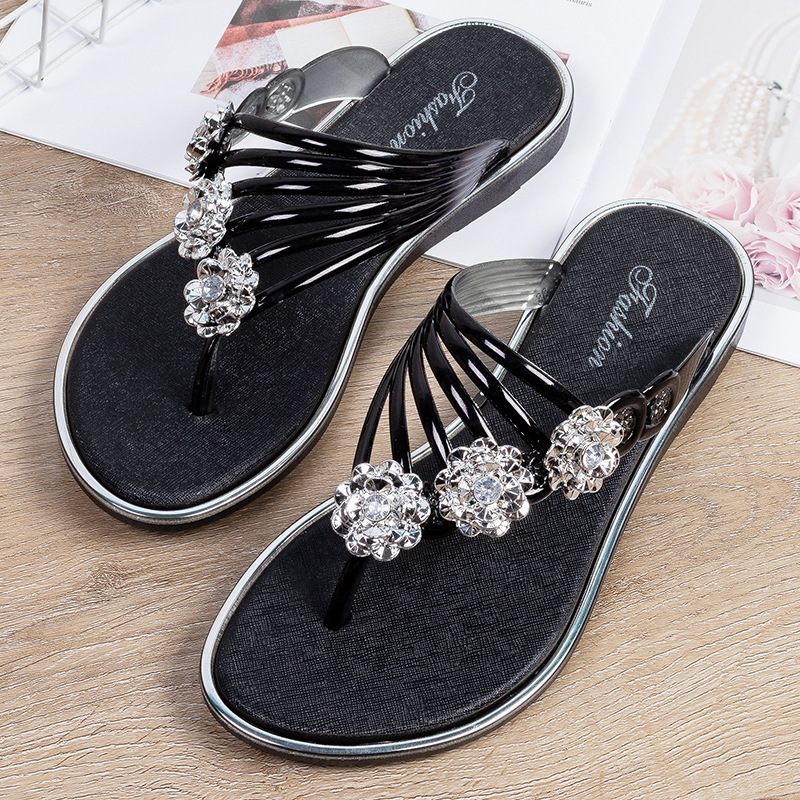 Women's summer flip flops outdoor shoes flat designer sandals lightweight, fashionable and casual women's beach sandals