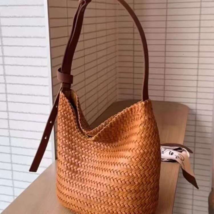 Handwoven Tote for Women 2025 New Trend High-end Large Capacity Commuter Shoulder Crossbody Bucket Bag