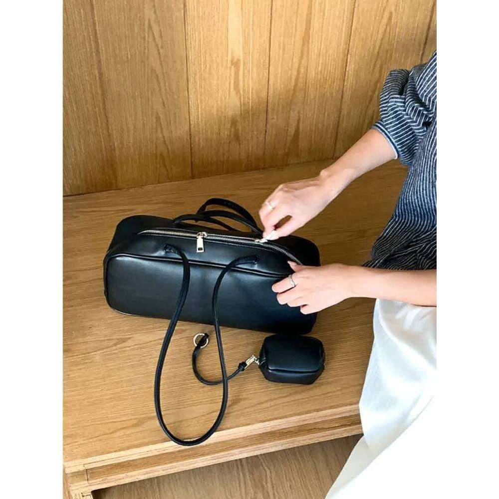 Fashion PU Leather Shoulder Bags For Women 2024 New Winter Retro Korean High-Quality Underarm Bag Simple Brown Handbags