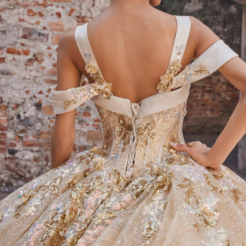 Champagne Quinceanera Dresses Ball Gown Off The Shoulder Applique Lace Beading Crystal Bow Tull Sweet 16 Dress Vestidos 15 De Anos