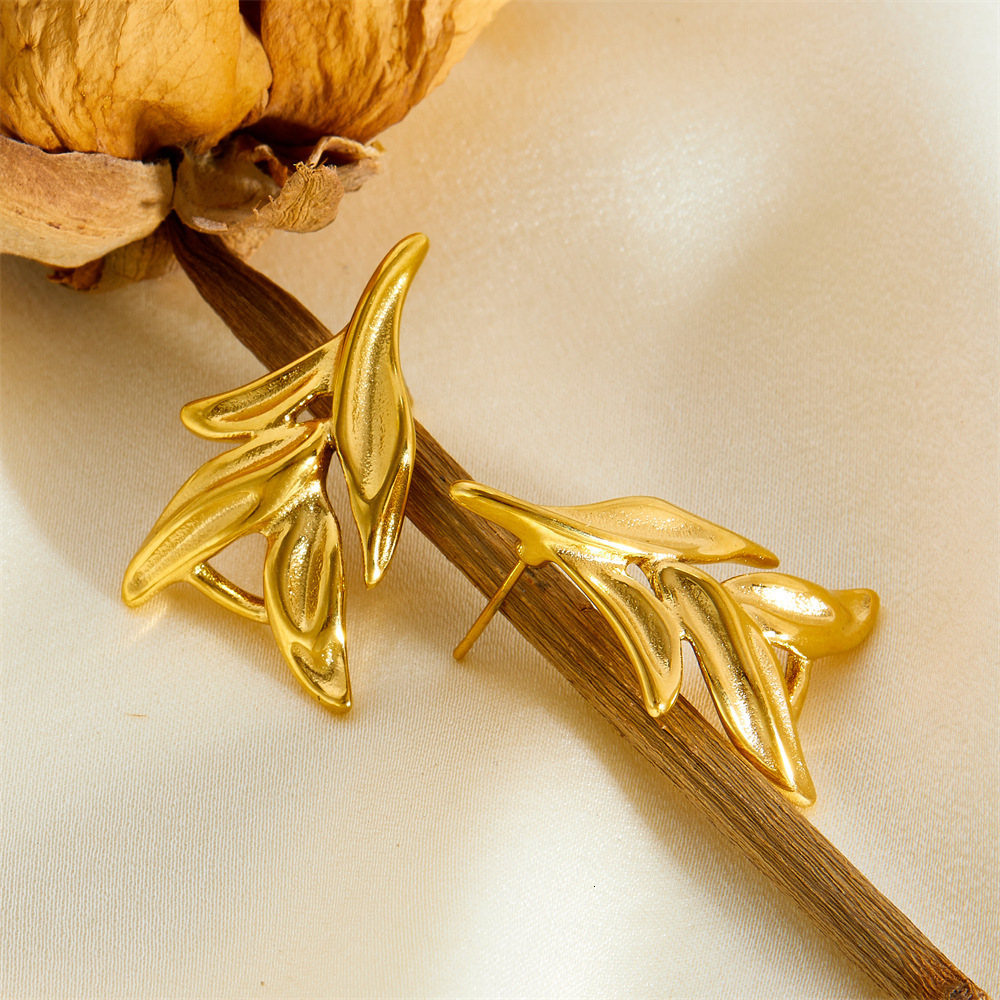 Korean Style Fashionable Elegant Personality Light Willow Leaf Earrings for Women Design High-end Titanium Steel Non-fading Ear Jewelry