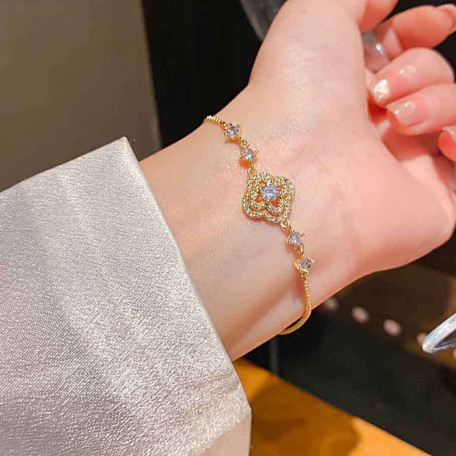 Luxury jewelry designer bracelet 4leaf clover zircon flower pull-out bracelet, simple and versatile commuting bracelet high-end and cool style bracele