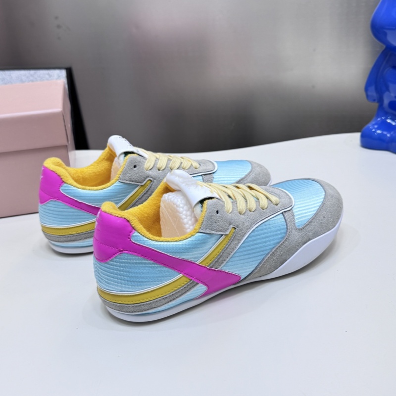 Sac luxe Womens Designer Casual Shoe plume Flat Running Shoe Lady suede leather sneaker Luxury track Tennis canvas pink gym Loafer trainer low walk Hike shoes