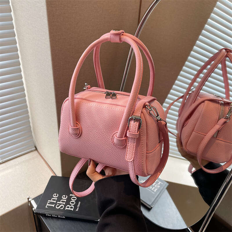 Early Spring Stylish Small Women 2025 New Fashion Crossbody Bag Niche Handbag for Work Commute
