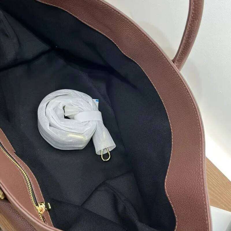 2025 new top layer cowhide large capacity tote elegant ladies' hand-held briefcase commuting shoulder bag