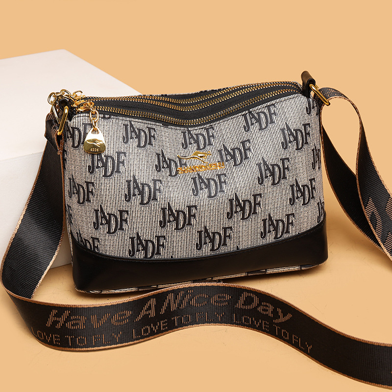 Designer Bag Luxury Bag Free Shipping Designers Shoulder Shoulder Bag Bags For Ladies New Light High End Fashion Printed Large Capacity Single Shoulde