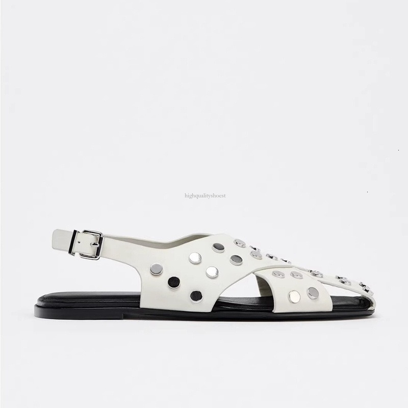 2025 Spring summer Sandals Fashion Designer Women s New Rivet High Quality Leather Original Flat Casual Slippers Beach Shoes