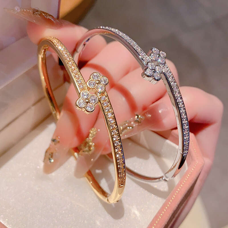 designrt bracelet New Korean Style Clover Bracelet Personality Versatile Inlaid Zircon Square Buckle Bangle with gift box