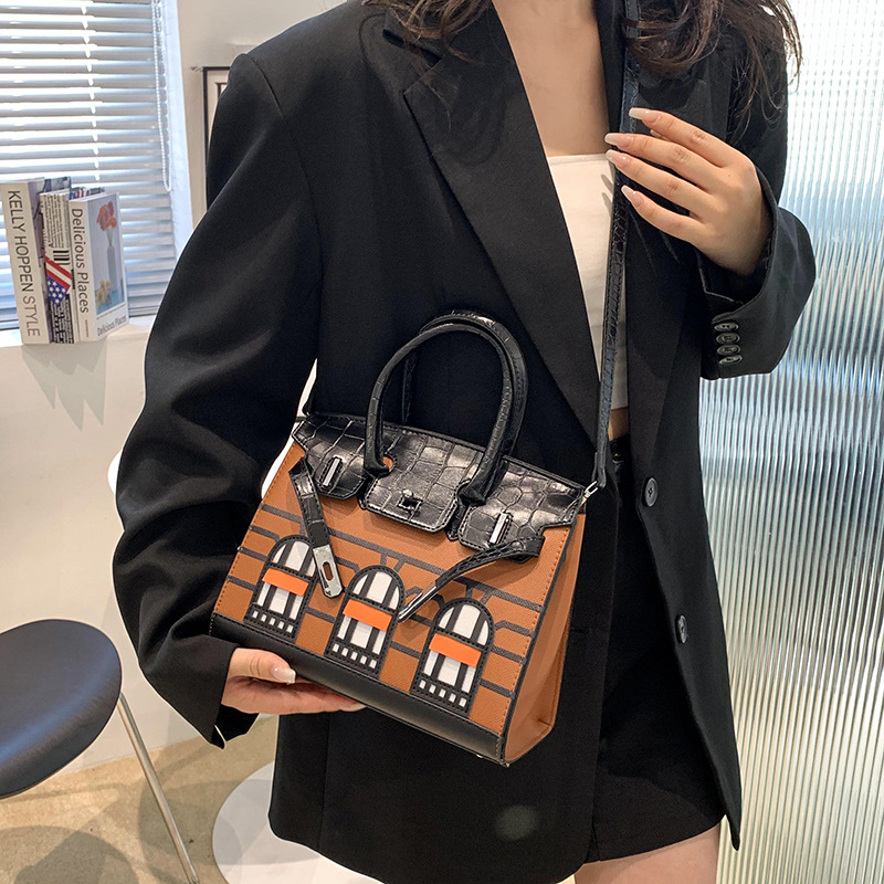 Free shipping 2025 designer Shoulder Bags womans ladies flap lady fashion casual handbag women crossbody Handheld bag Underarm Bag