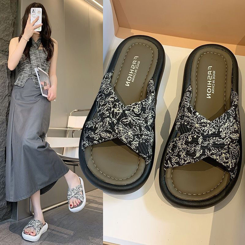 New Chinese style thick soled women's shoes summer outdoor new thick soled beach sandals designer sandals women's slippers
