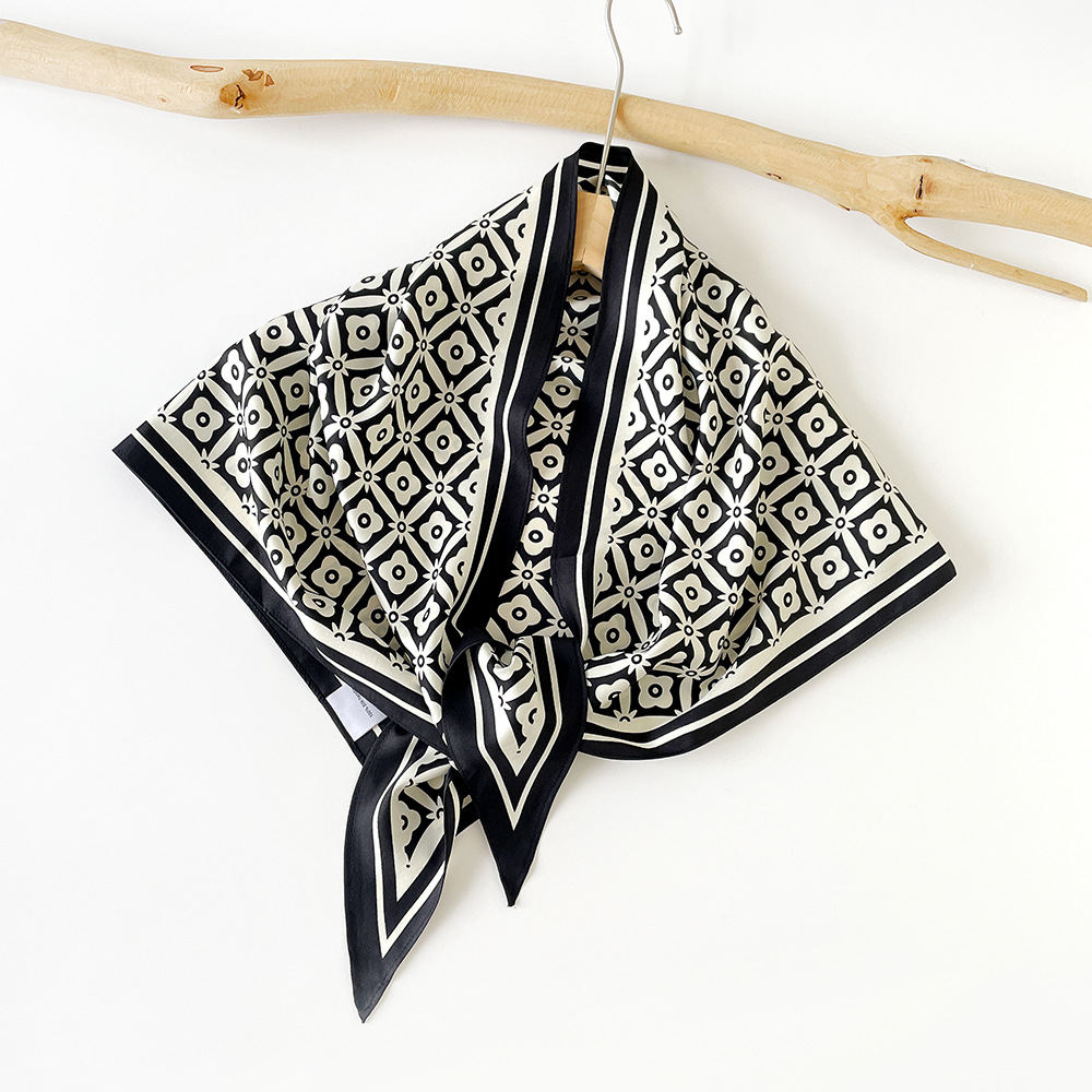 K1029 Korean retro silk scarf head wrap women thin triangle scarf silk scarf decorative fart curtain twill diamond scarf fashion shawl summer