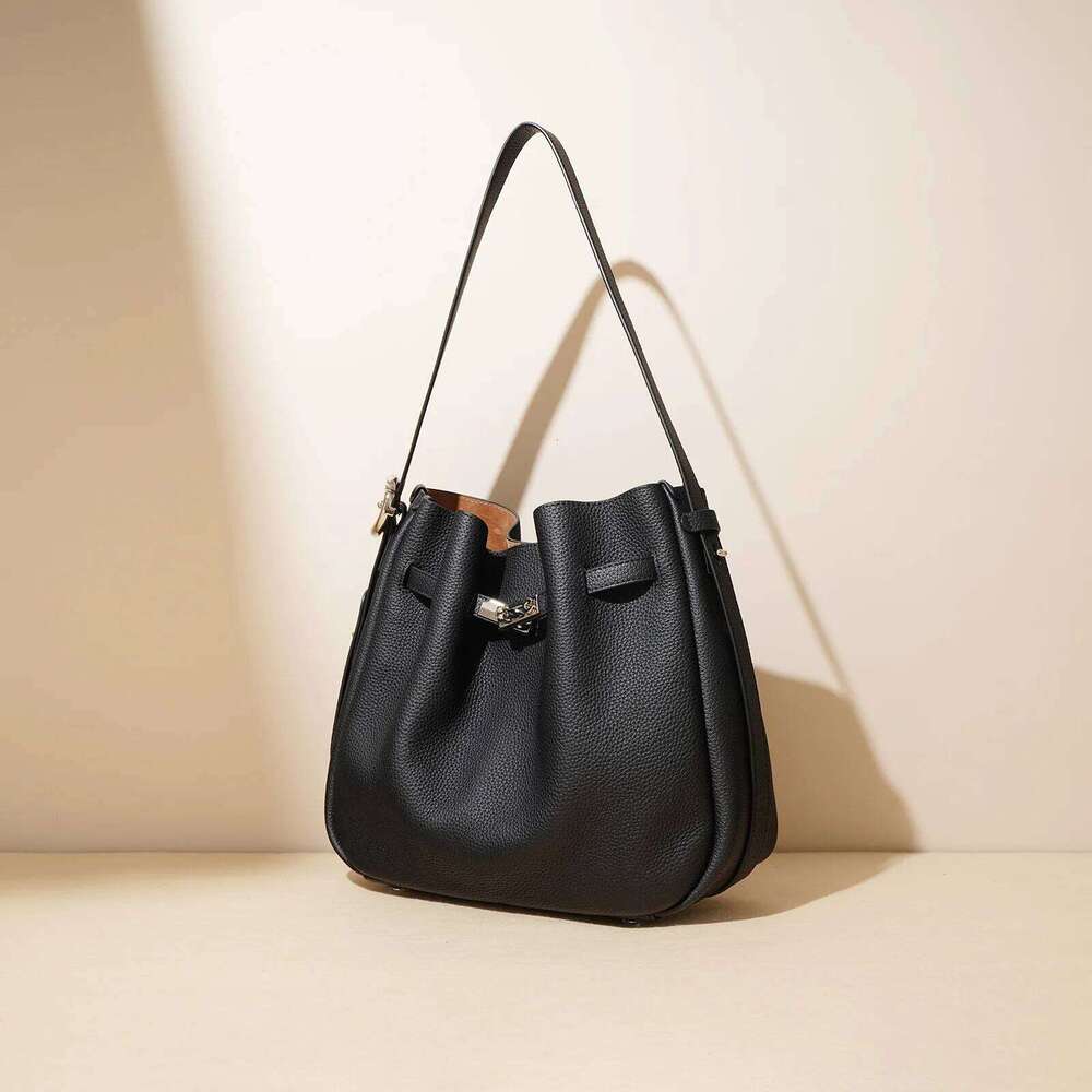 2024 Winter New Women Genuine Leather Underarm Shoulder Bag Lady Fashion Sier Hardware Messenger Girls Tote Female Handbag