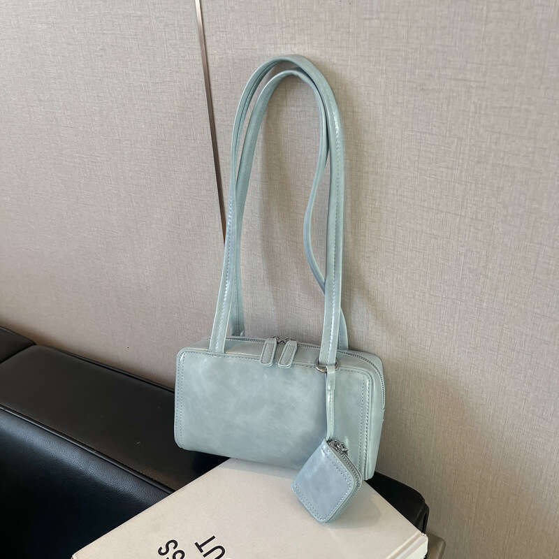 Korean Niche Boston for Women 2025 New Simple Soft Leather Handbag Shoulder Versatile Commuter Underarm Bag