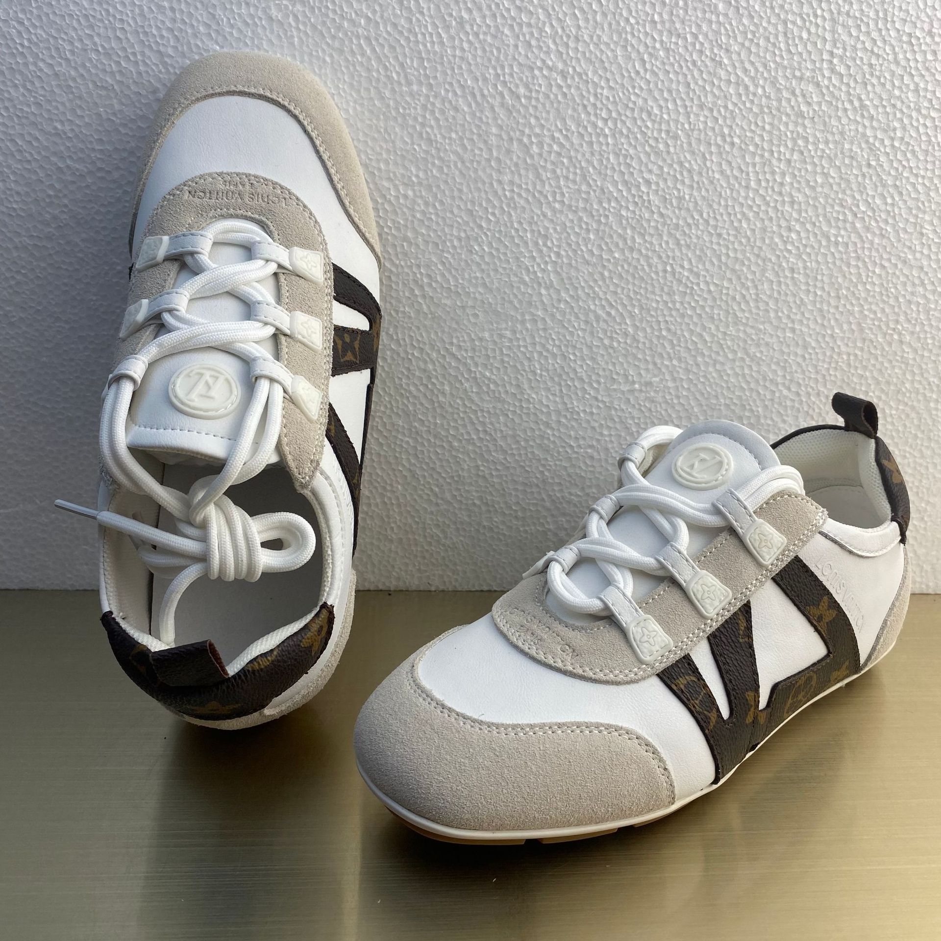 Fashion retro leather ballet shoes 2025s new design women's color blocked board shoes comfortable soft sole versatile casual sports shoes