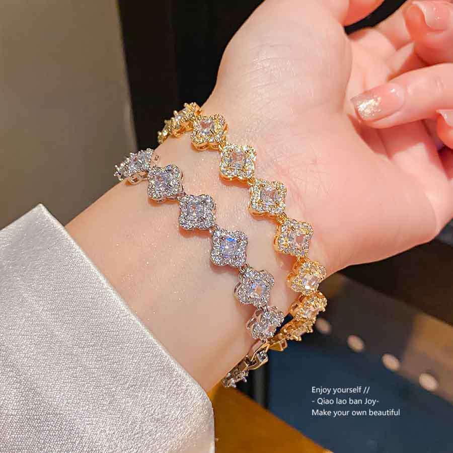 Luxury jewelry designer bracelet 4leaf clover zircon flower pull-out bracelet, simple and versatile commuting bracelet high-end and cool style bracele