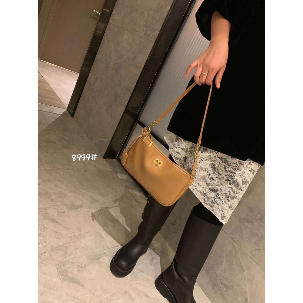 Niche Fashion High-end Lock Underarm for Women 2025 Summer New Genuine Leather Versatile Shoulder Crossbody Bag Trend