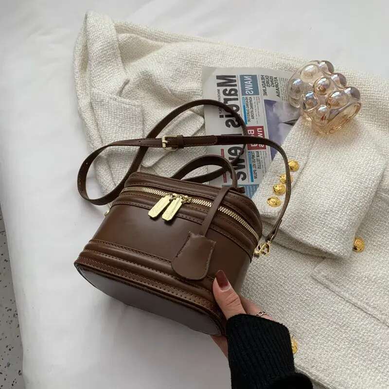 Designer Shoulder Bag Free Shipping New Single Fashion Womens Handheld Bucket Versatile Crossbody Free shipping