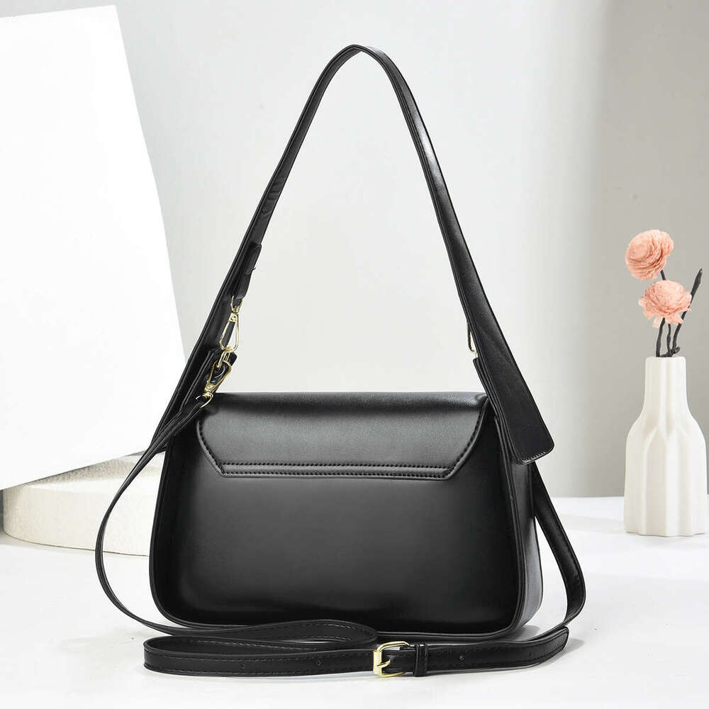 Elegant Texture Solid Color Shoulder 2025 New Casual Fashion Women's Versatile Commuter Crossbody Bag