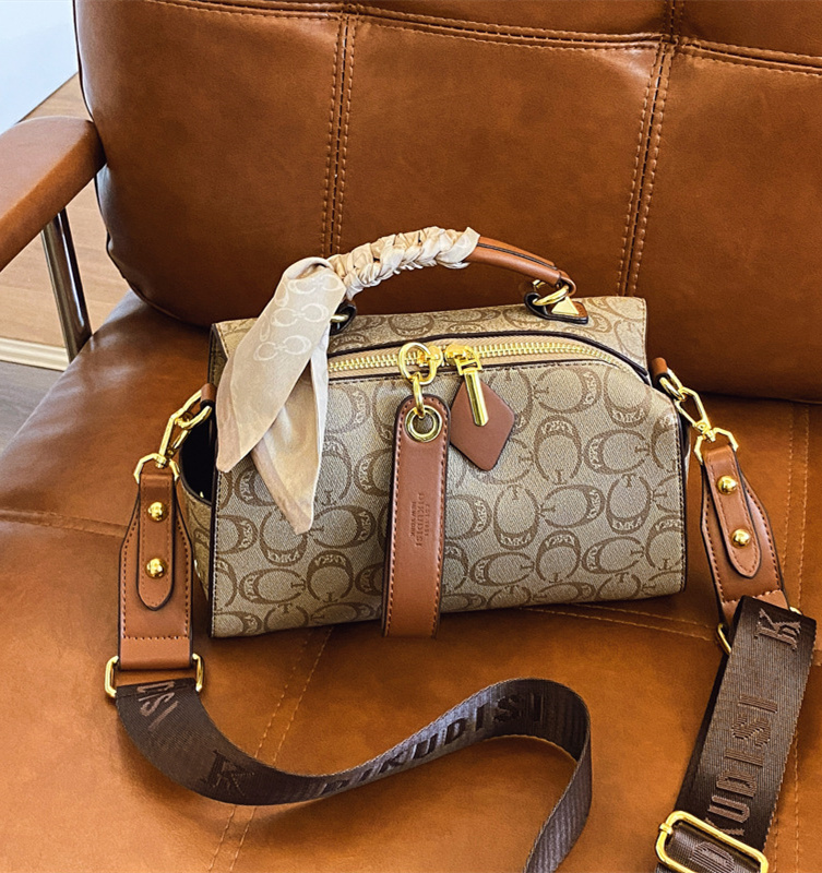 Free shipping designer 2025 new high-end handbag with large capacity and versatile vintage flower single shoulder pillow bag, Boston women's cros