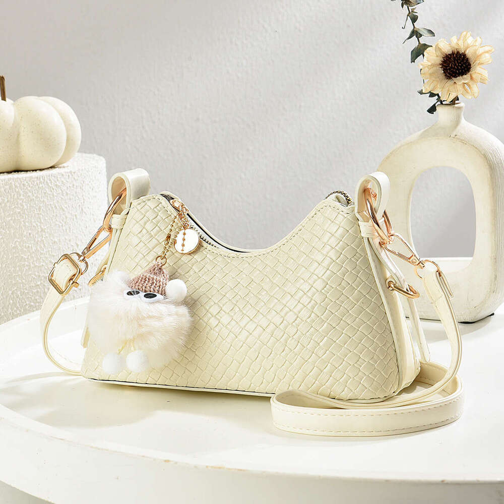 New Fashion Trend Woven Commuter Versatile Small Casual Korean Style Crossbody Shoulder for Women Trendy Underarm Bag