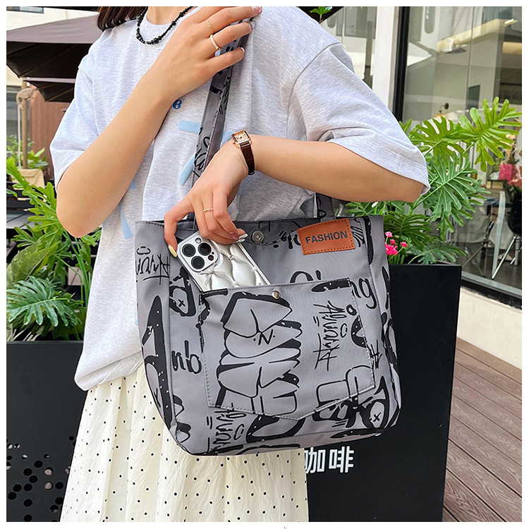 Free Shipping 2025 New Designer Bag Fashion Letter Mommy Handbag Large Capacity Shopping Fashion High Quality Shopping Bag