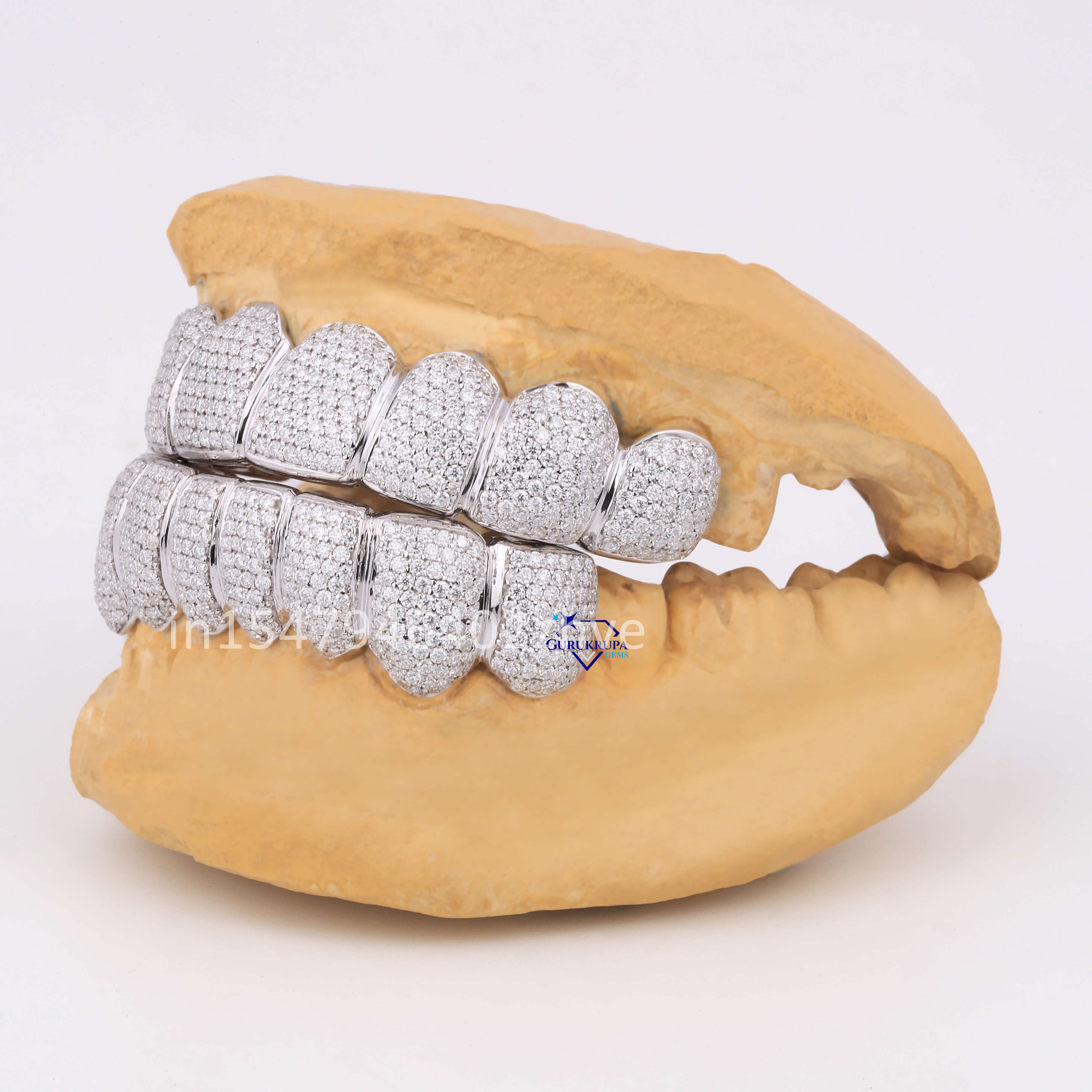 Fine Jewelry Custom Iced Out Hip Hop Jewelry 14KT Solid White Gold VVS Moissanite Diamond Grillz for Teeth