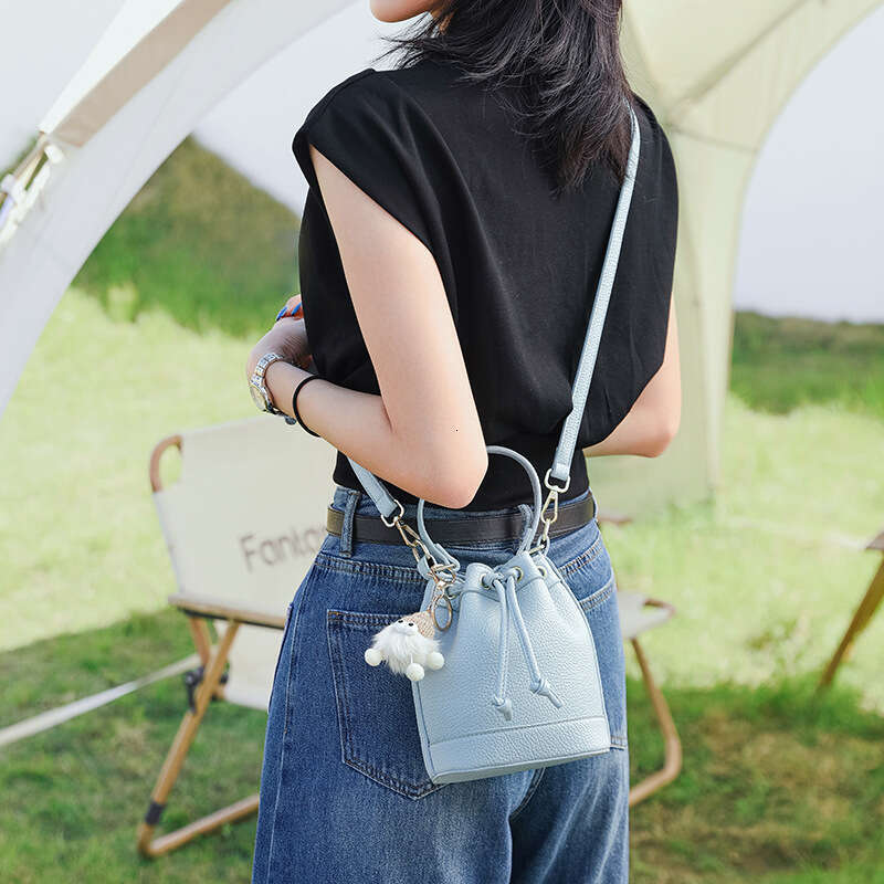 2025 Summer New High-Value Women's Crossbody Casual Shoulder Fashion Bucket Bag