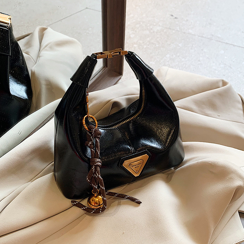 Designer High-end niche bags, women's autumn and winter retro 2025 fashion single-shoulder crossbody bags, women's hand-held dumpling bags, 