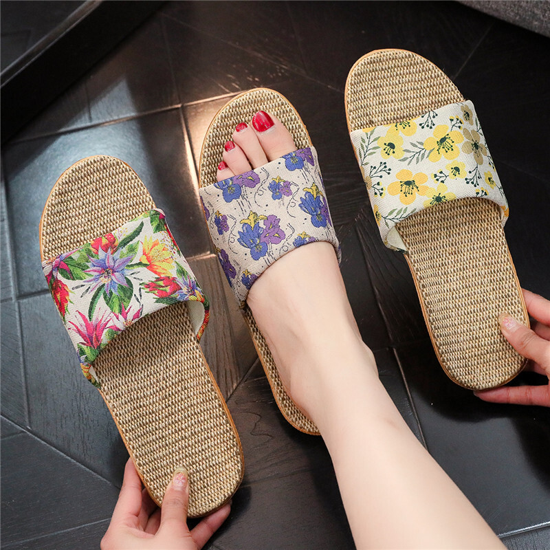Four season linen slippers, fashionable printed thick soled non slip shoes, sweat absorbing and wear-resistant large soled designer sandals