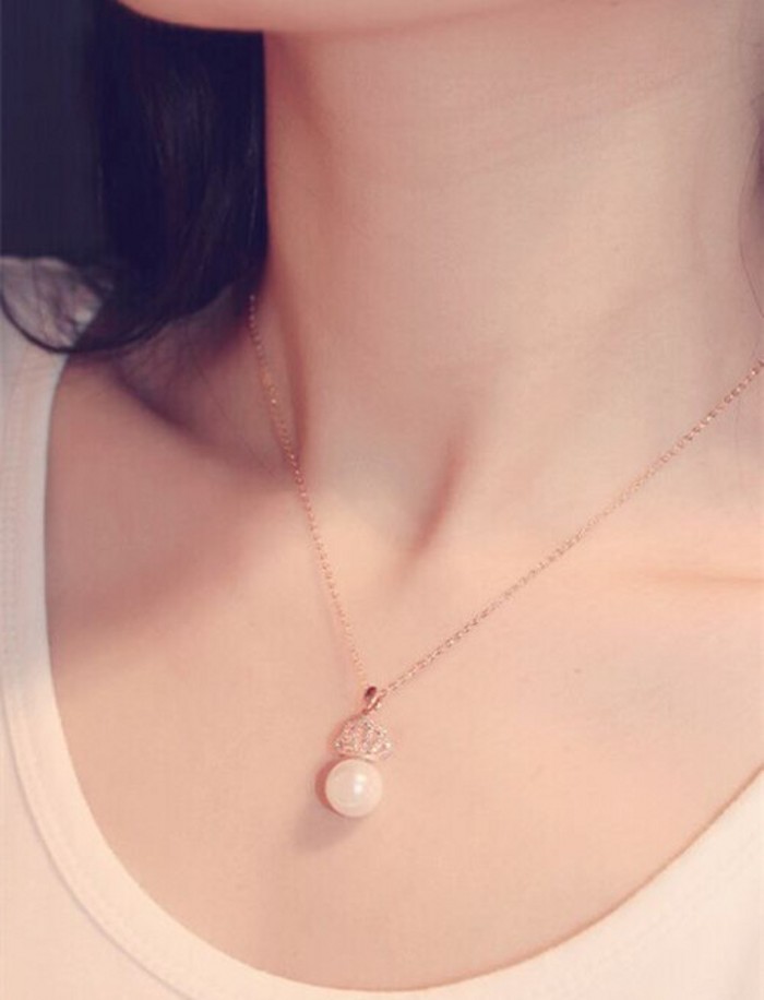 Korean Elegant Pave White 5A Cubic Zircon Crown Pendant Sweet Simple Fashion Jewelry 925 Sterling Silver Rose Gold Fill CZ Diamond Women Wedding Clavi